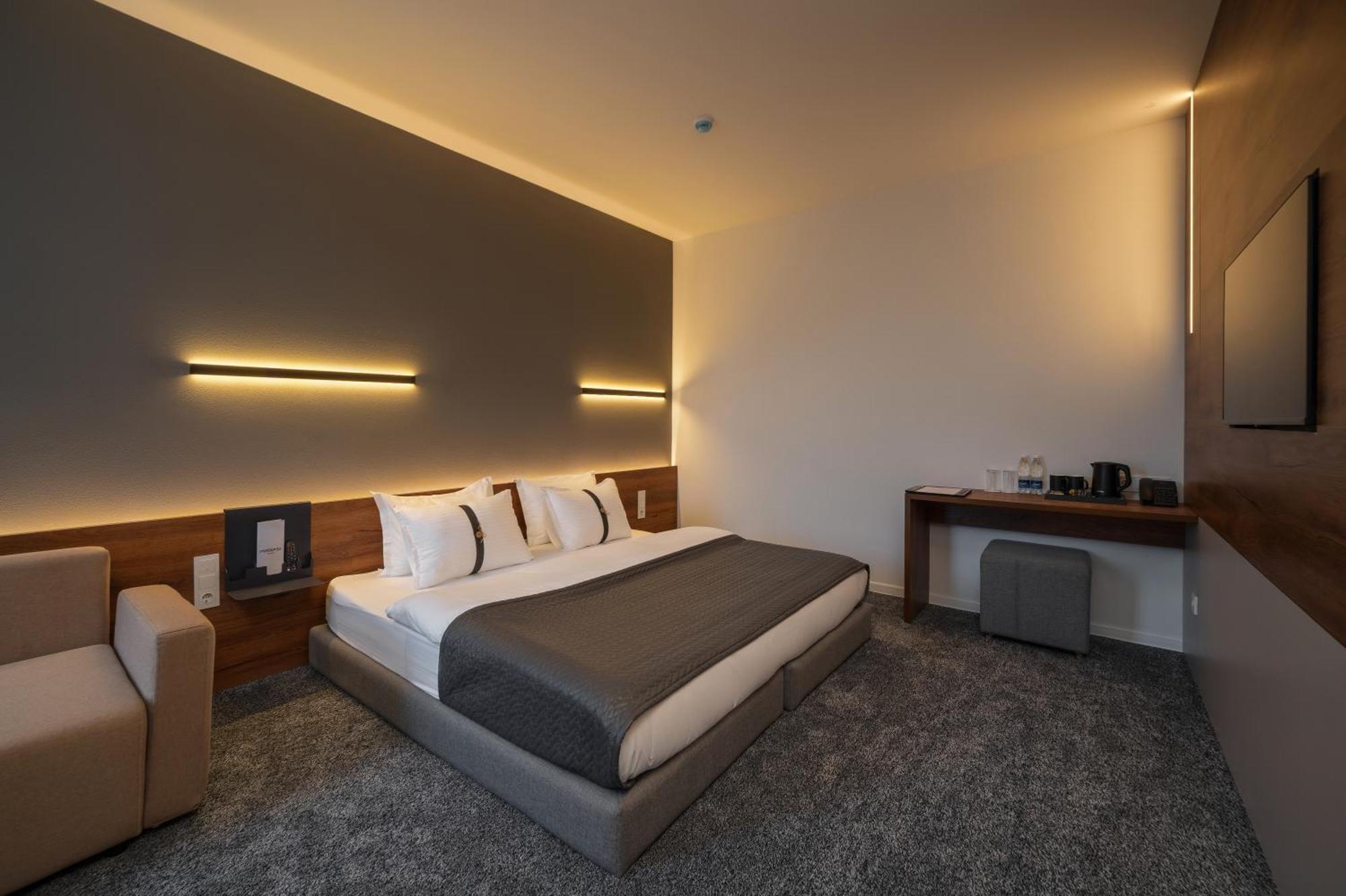 Duo Hotel By Futuro Bishkek Esterno foto