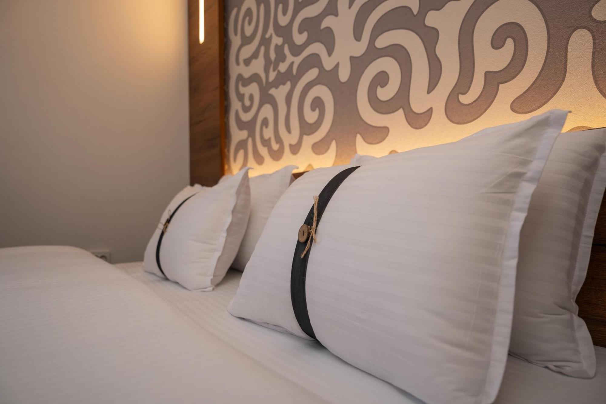 Duo Hotel By Futuro Bishkek Esterno foto