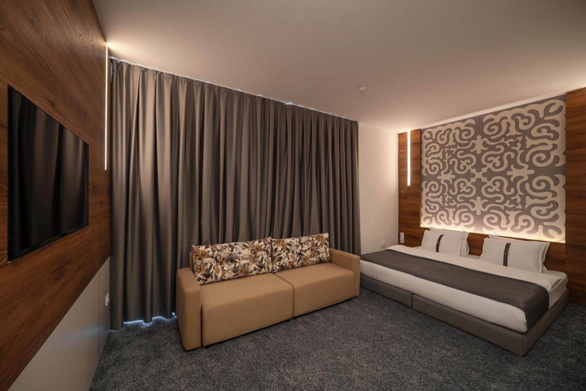 Duo Hotel By Futuro Bishkek Esterno foto