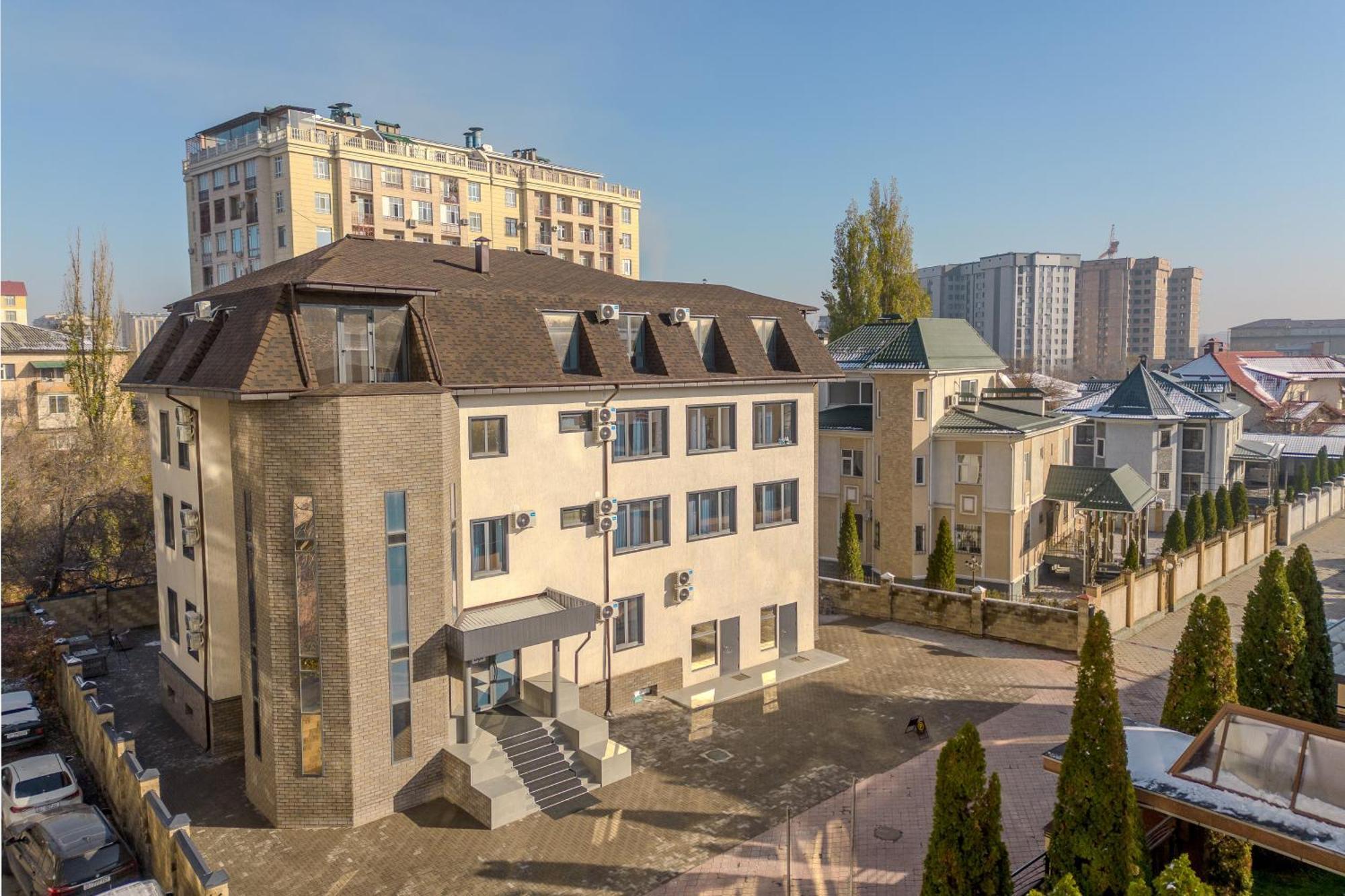 Duo Hotel By Futuro Bishkek Esterno foto