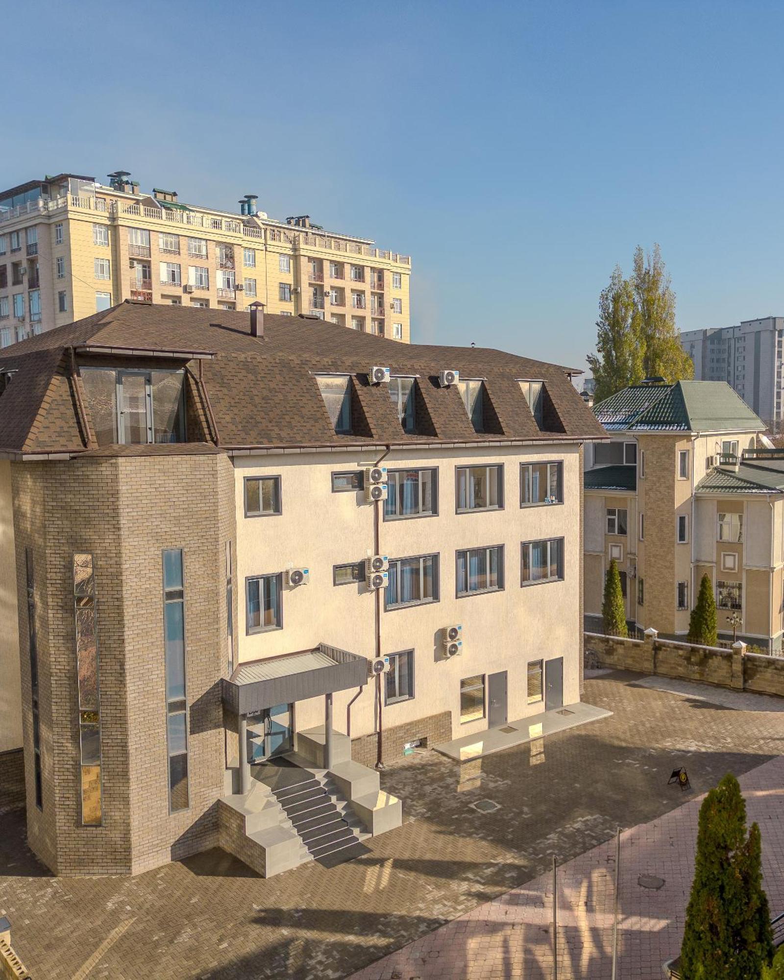 Duo Hotel By Futuro Bishkek Esterno foto